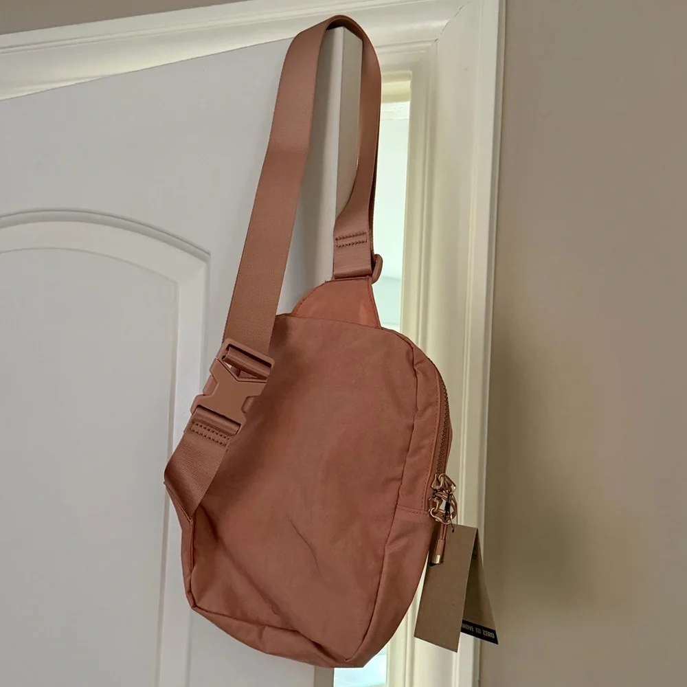 Brand new”NIKE”shoulder bag.Size-W 9”x12”inch.Color-peach.🧡 - Picture 5 of 8